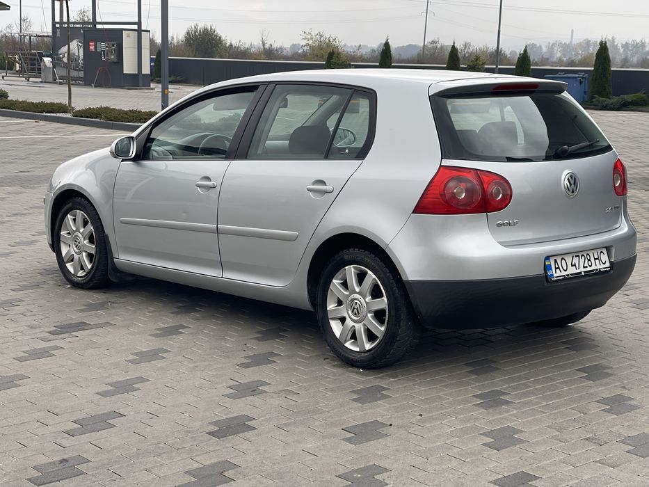 Volkswagen Golf V
