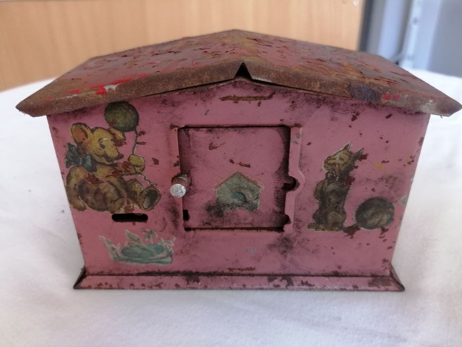 Bardzo stara skarbonka