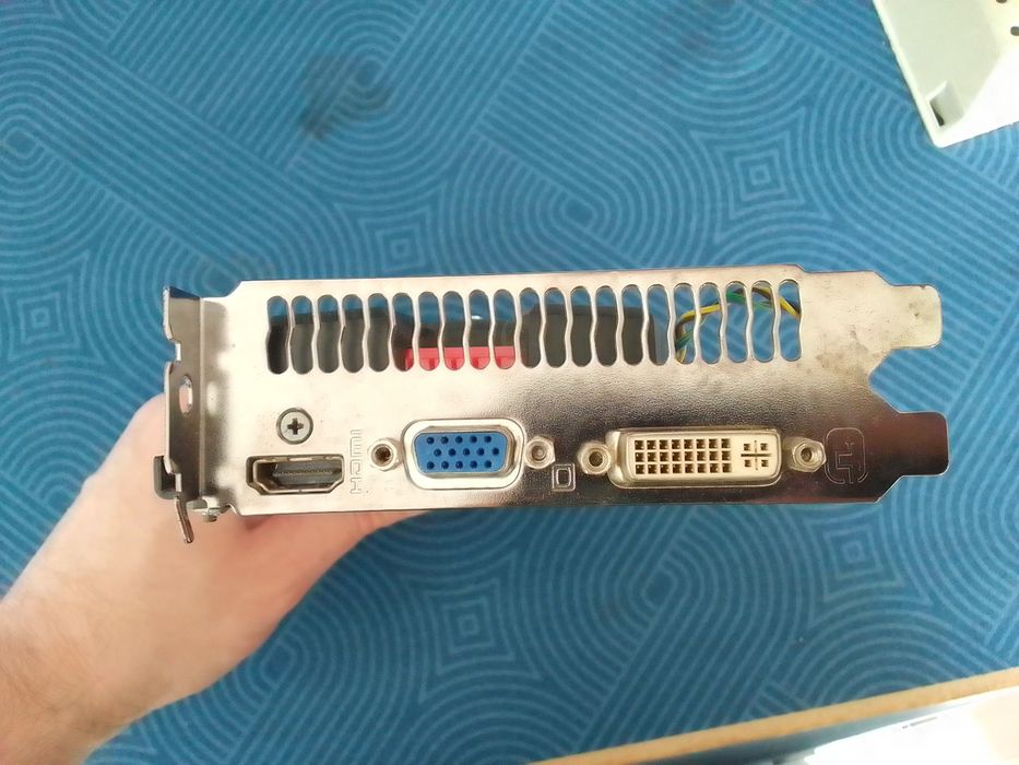 Видеокарта ASUS GeForce GTX 550 Ti 1GB GDDR5 PCI-E