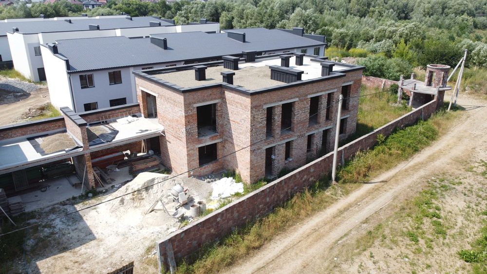 Продається Дуплекс 160 м². 2.8 сотих. Вовчинець. Комунікації. Краєвид