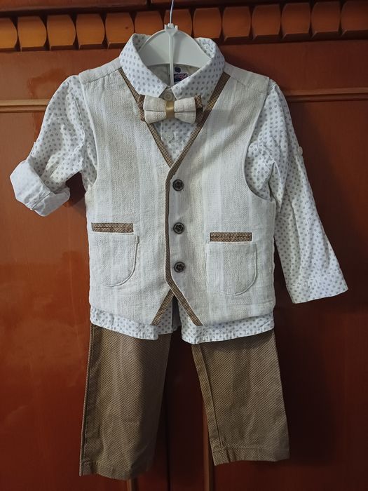 Стильний святковий костюм трійка для хлопчика (4 роки)