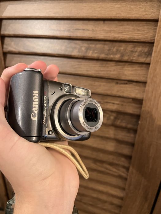 Цифровий фотоапарат Canon PowerShot A590 IS + Карта пам’яті 4GB (8.0 MP / CCD / 4x Zoom / Y2K) Чудовий стан!