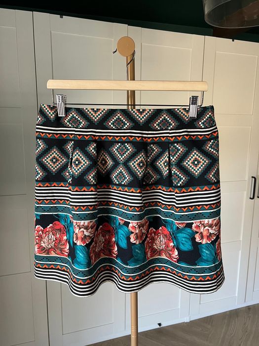 Spódniczka mini w kwiaty rozmiar 40 L marki Promod