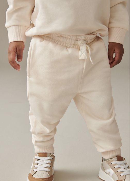 Костюм дитячий  92-116р чорний  NEXT 98/104 світлий Некст, в наявності