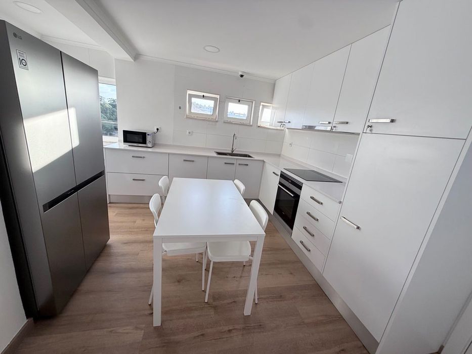 Quarto para 2 pessoas, para arrendar em Rua Cidade da Beira Olivais Sul - Lisboa