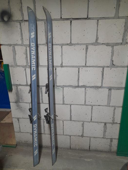 Narty VR15 dynamic 175 cm. Retro. PRL