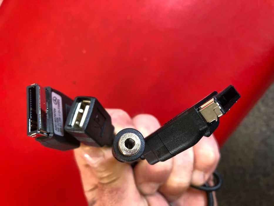 Kabel przewód Usb Ipod Aux Mercedes W204 W221