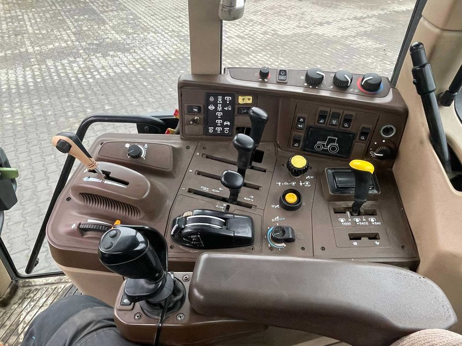 Ciągnik rolniczy John Deere 6910