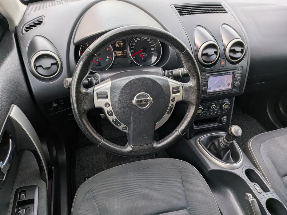 Nissan Qashqai 1,5DCI com 136 mil km. Livro Revisões
