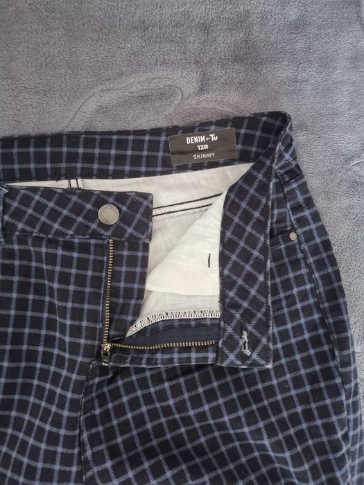 Urocze skiny damskie rozm 12