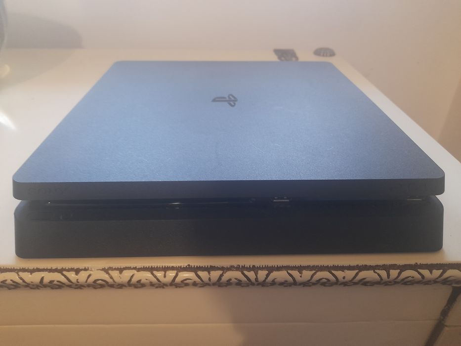 Playstation 4 Slim 1 TB