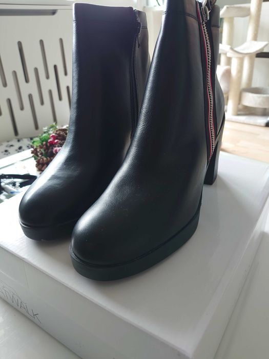 Botki Catwalk NOWE z kolorową lamówką r.40