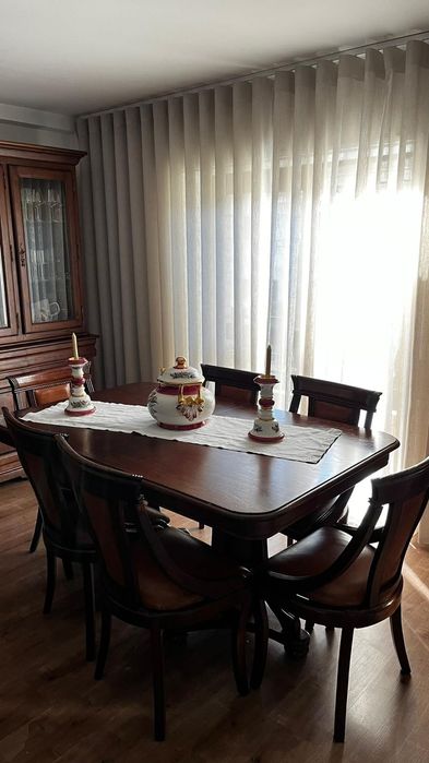 Sala de jantar completa