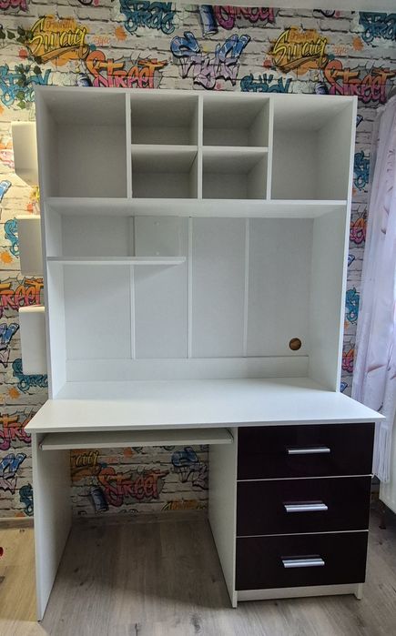 Biurko RAJ 3 z nadstawką wysoki fronty połysk ciemny fioletowy