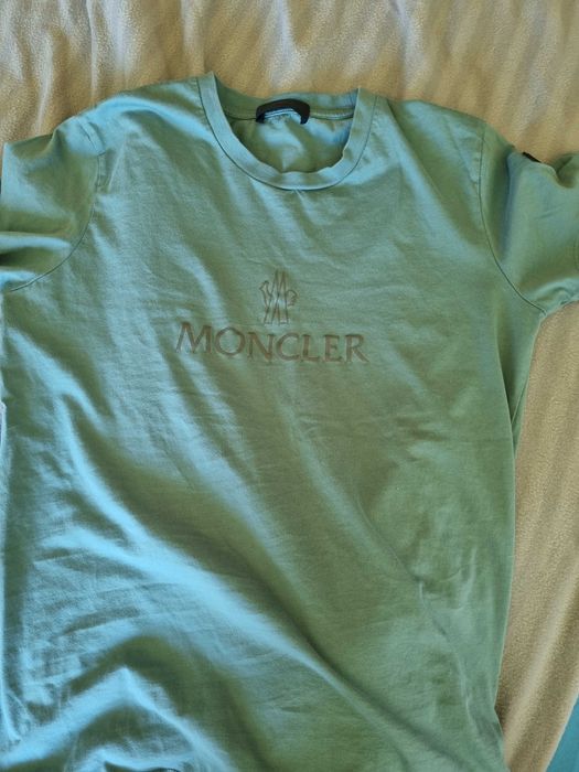 Usado uma vez: T-shirt Monclar para homem. Tamanho S. Preço 75 euros.