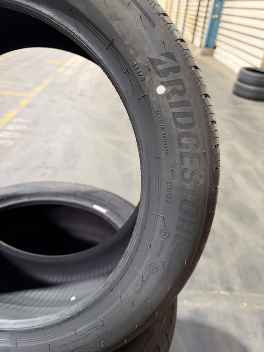 Bridgestone 295/40/R20 нові