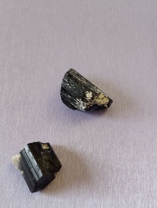 Шерл чорний турмалін