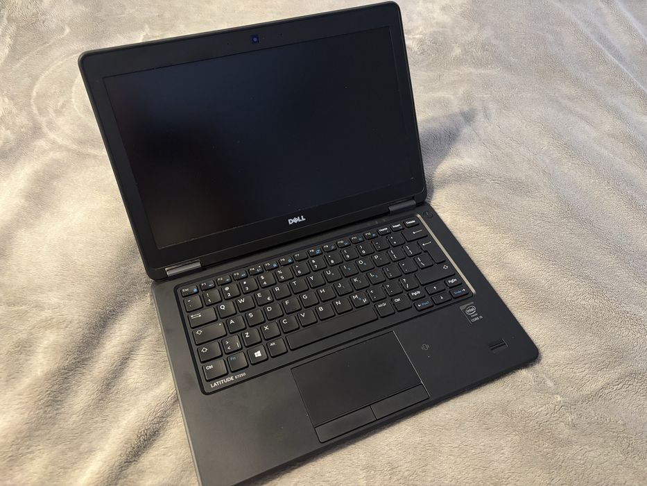 Dell Latitude E7250 i5-5300U / 12GB RAM / SSD 240GB