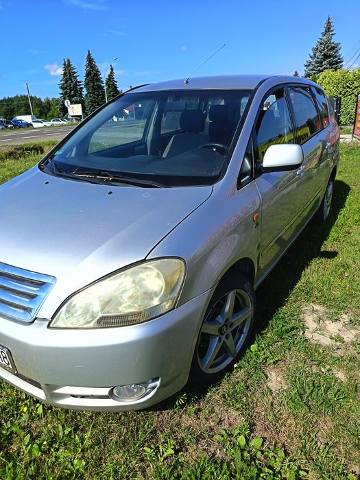 Toyota Avensis Verso
