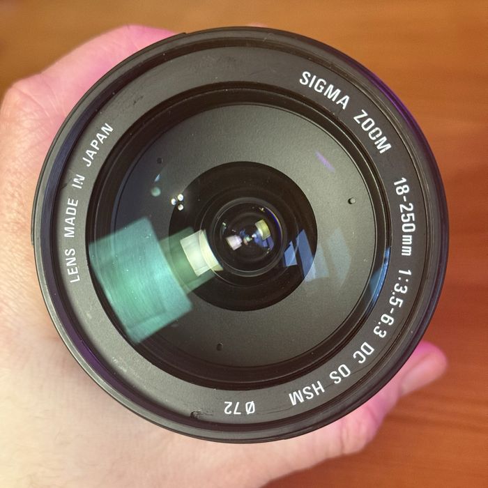 Sigma 18-250mm f/3.5-6.3, обʼєктив для Canon