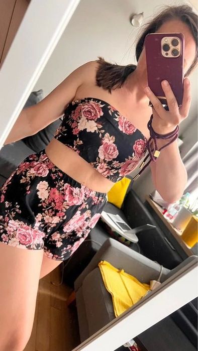 Komplet shein M Crop top wiązany  Spodenki  Cena za komplet