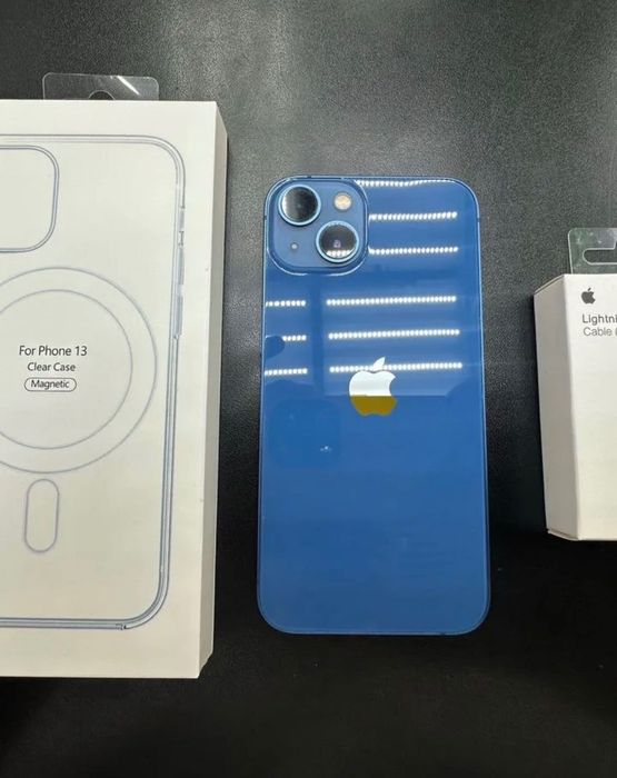 Продам iPhone 13 128