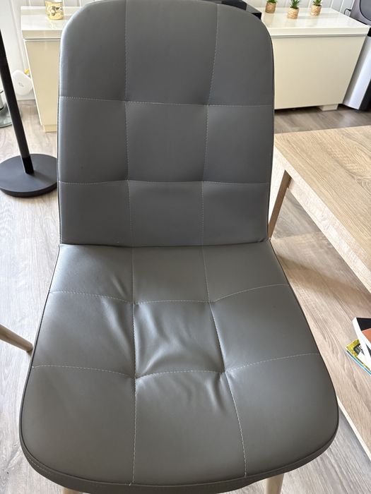 Vendo conjunto de 4 cadeiras da comforama