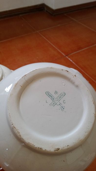 Conjunto de lavatório antigo