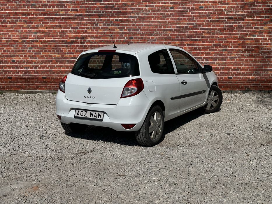 Renault Clio 1.5dci>>superstan>>małyprzebieg>>świętaotwarte>>zamiana