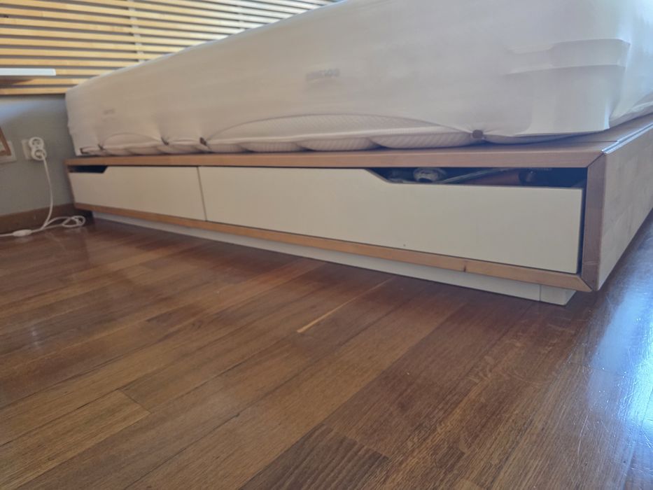 Cama e cabeceira MANDAL