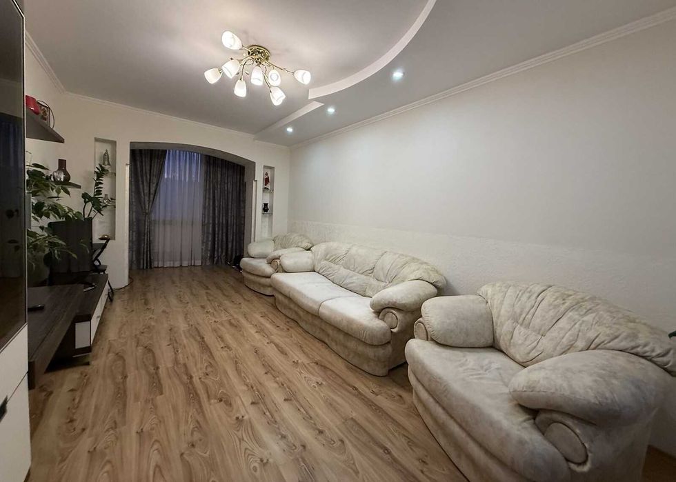 Apartment in Khmelnytskyy - More