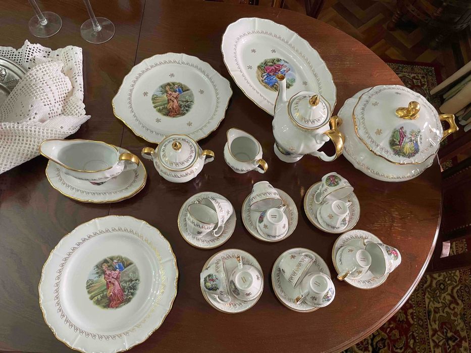 Serviço de jantar em porcelana (Vèritable porcelaine)