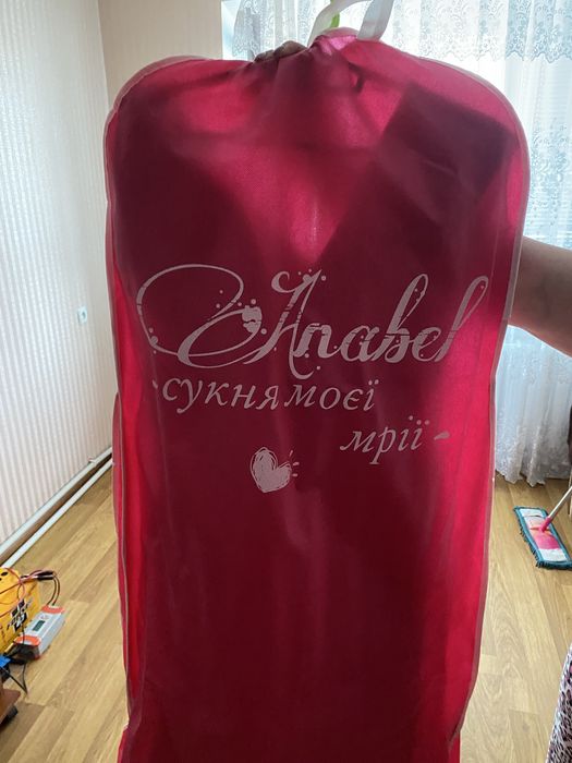 Продам Випускне плаття 2024р , одягалося один раз