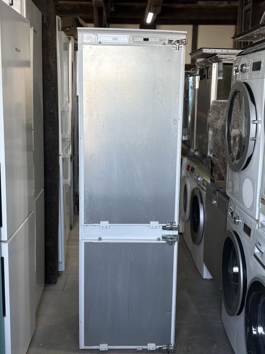 Вбудований холодильник NEFF KI7863F30/01 , Німеччина