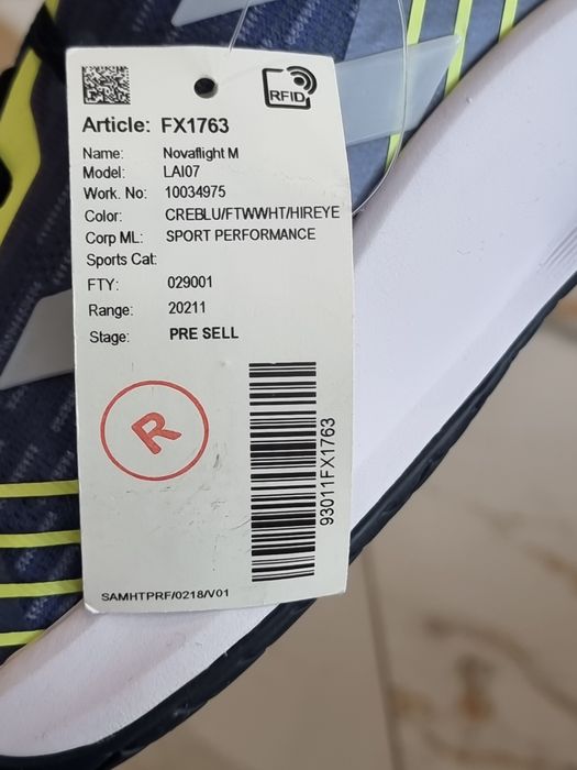 Оригінал 100% кросівки Adidas Novaflight EUR 42.5
