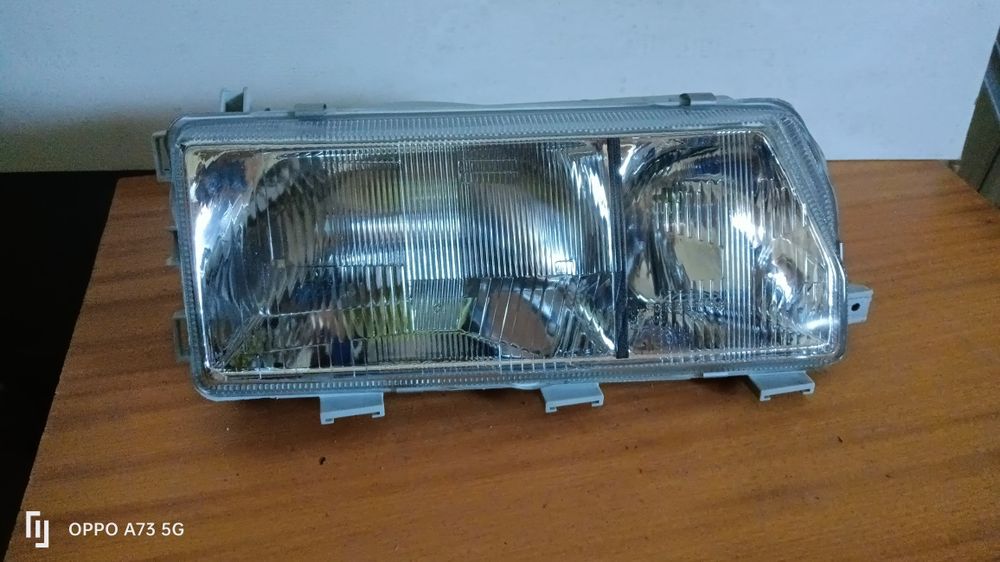 Farol Renault 9 / R11 Depo direito ótica 1987