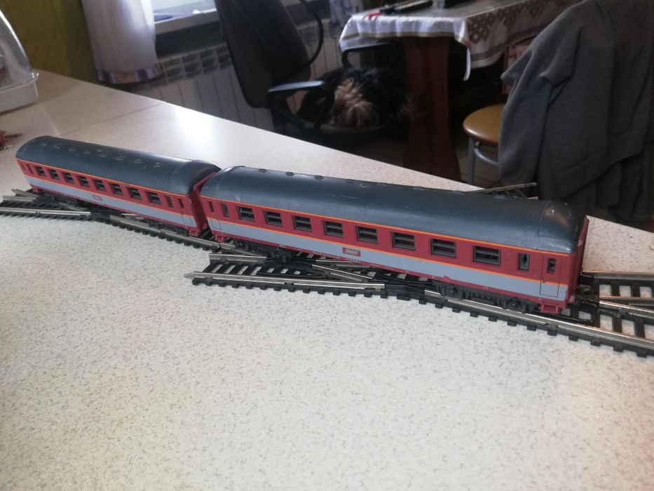 Wagony osobowe czteroosiowe do kolejki HO1,87 LIMA Italia