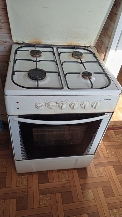 Рабочая газовая плита .