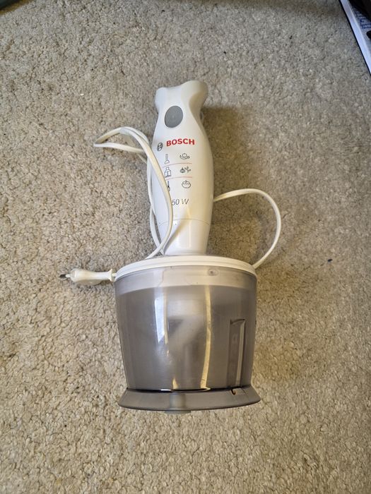 Погружной блендер Bosch с универсальным измельчителем