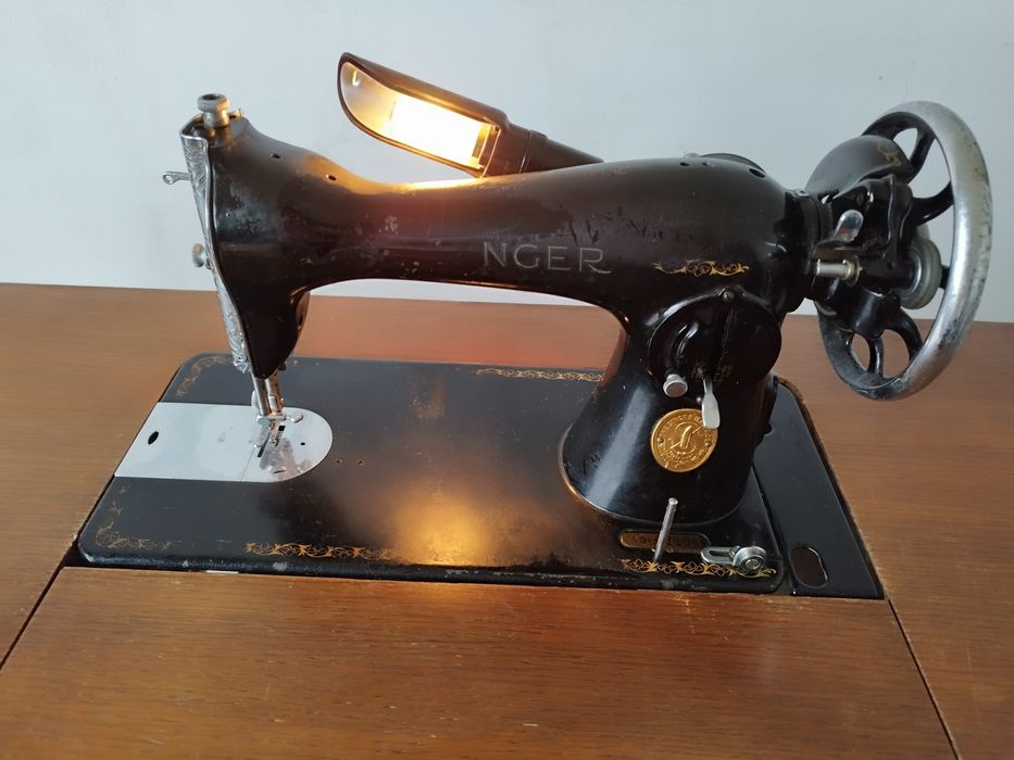Máquina de costura singer