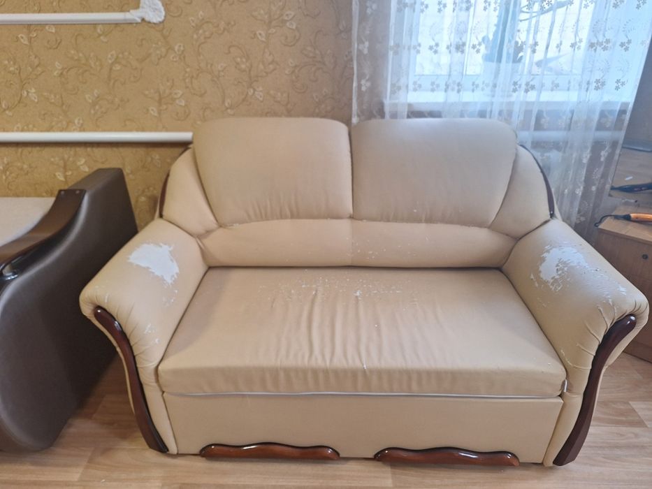 Продам диван "Бостон 2"
Габаріти у складеному стані 165×100×95см.
Габа