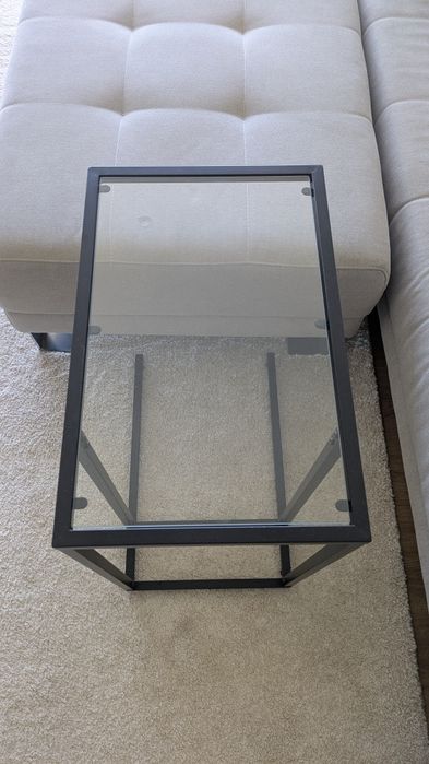 Mesa de apoio  em metal preto e vidro