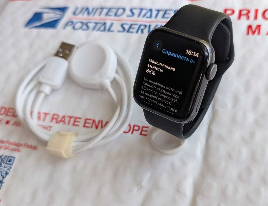 Доступні Apple Watch 6 40 mm Space Gray батарея 85%  рідна