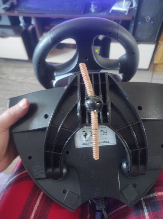 Продам игровой руль Thrustmaster ferari GT gt