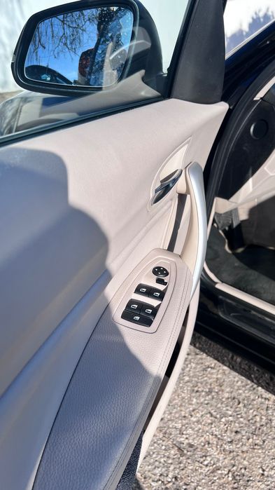 BMW 118i Auto 170cv Turbo de 2013 em muito bom estado geral.