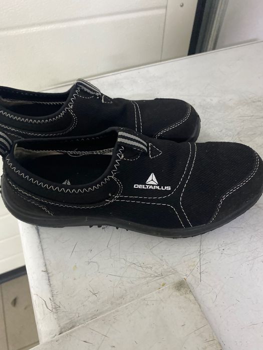 Buty damskie z blacha rozmiar 37