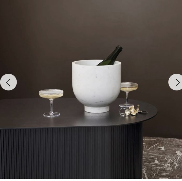 Mesa centro sala Ferm Living bordeaux podia table