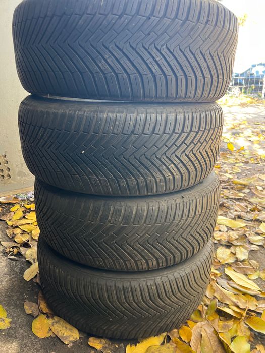 Зимняя резина 235/55/17 Continental AllSeasonsContact