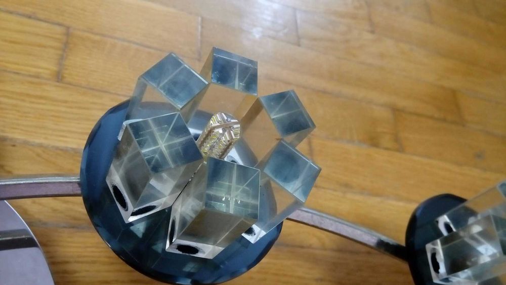 Світильник на LED лампочкаx.