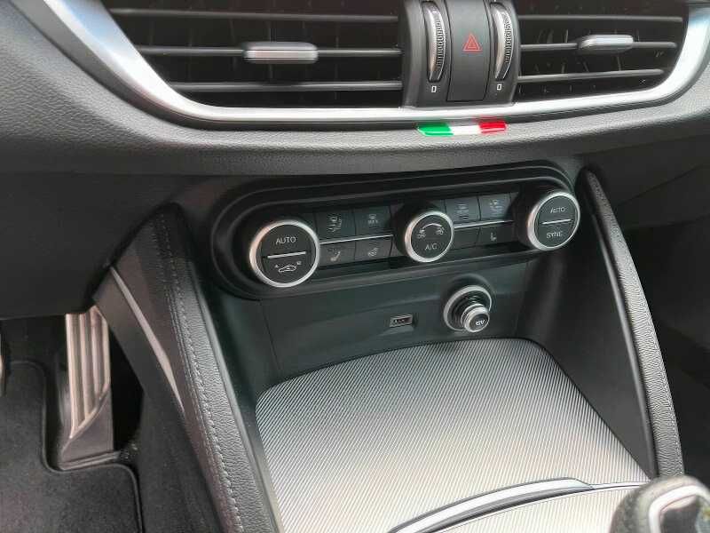 2023 Alfa Romeo Stelvio Veloce